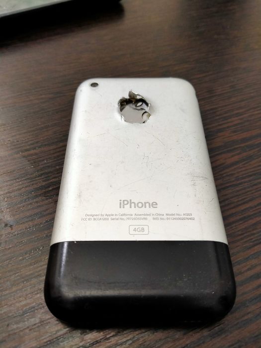 Продам Айфон 1 в рабочем состоянии