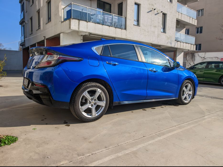 Chevrolet volt 2017 18kwh plug in hybrid 100km electric