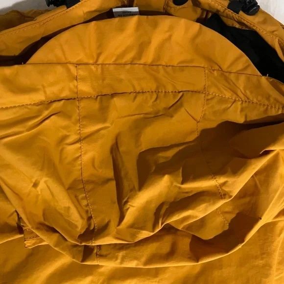 Geaca + Tricou ( pret ambele