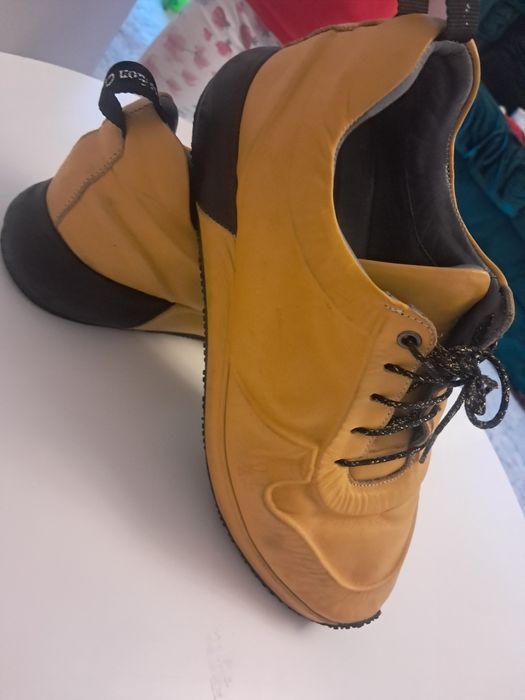 Adidasi galben/mustar piele