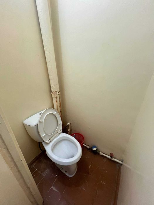 Buxoroda kvartira uy xonadi  sotiladi 2 xonali 58 m2 4 qavat