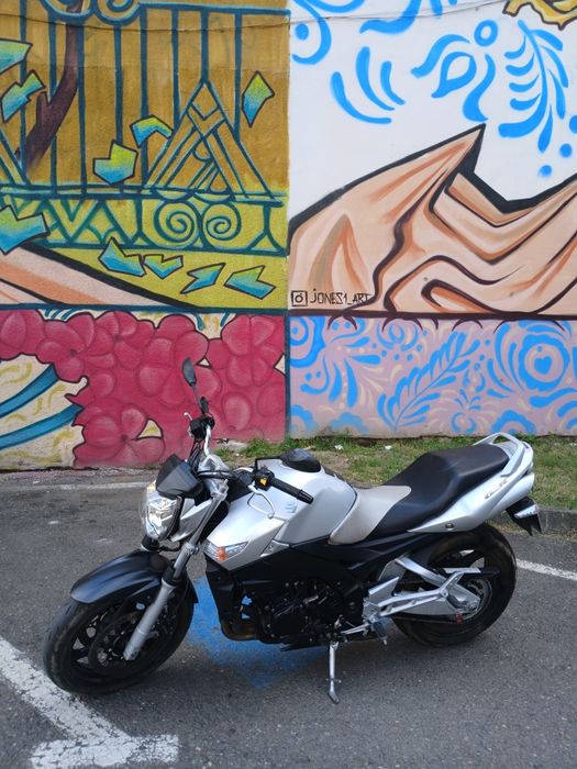 Suzuki gsr 600 (2007)