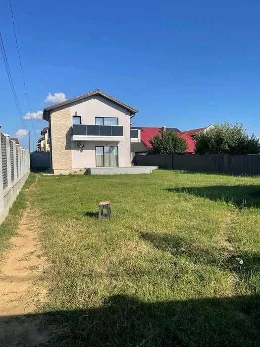Vand casa la cheie, garaj dublu, curte 7 Ar. - zona Dura