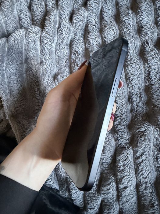 Продам iPhone 15 128ГБ
