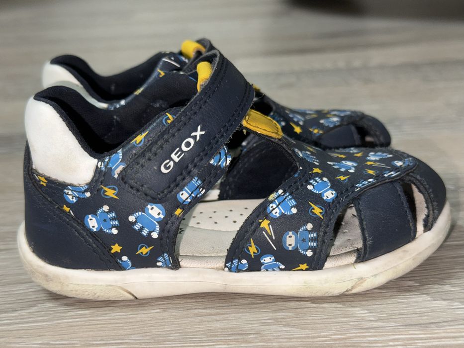 Продам сандалии Geox 23 рр