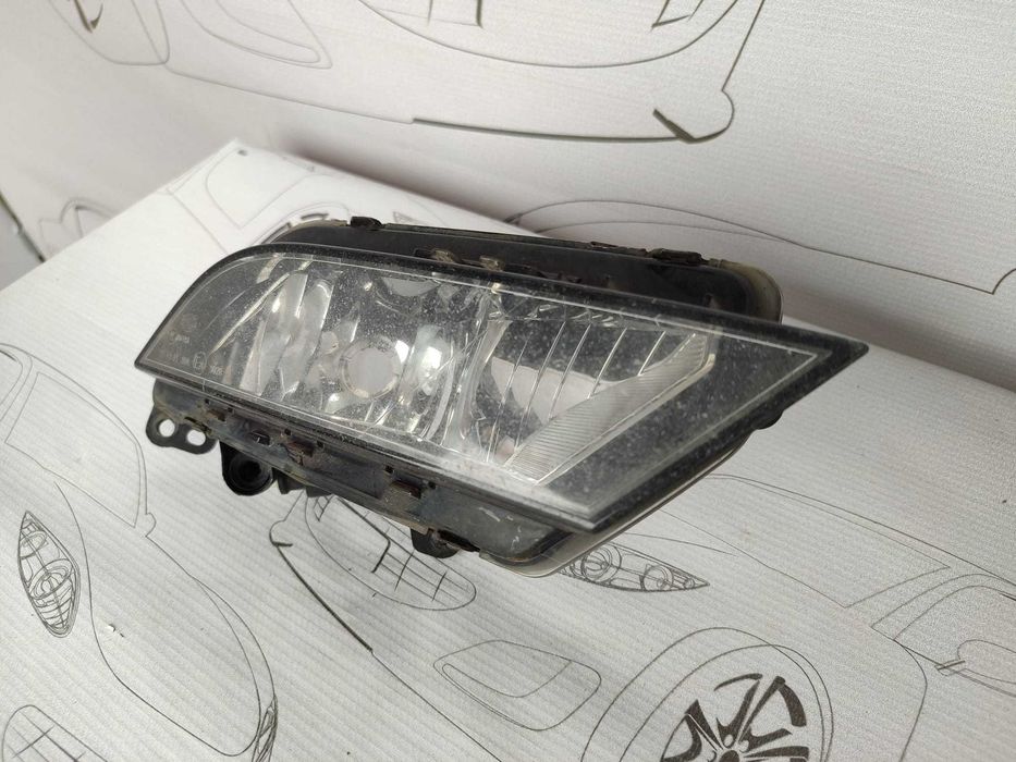 Proiector Ceata Dreapta / Halogen Bara Fata Seat Leon (5F) Hatchback 2012–2016 / Cod OEM 6J9941701A (5D2)