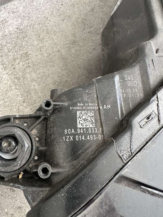 Audi Q5 80A Facelift Комплект Фарове 80A941033F/80A941034F