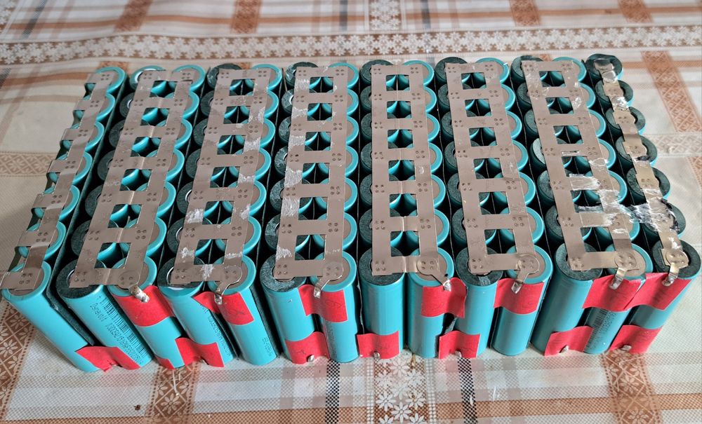 Reparații acumulatori Li-ion / LiFePO4 – Celule 18650/21700, BMS,