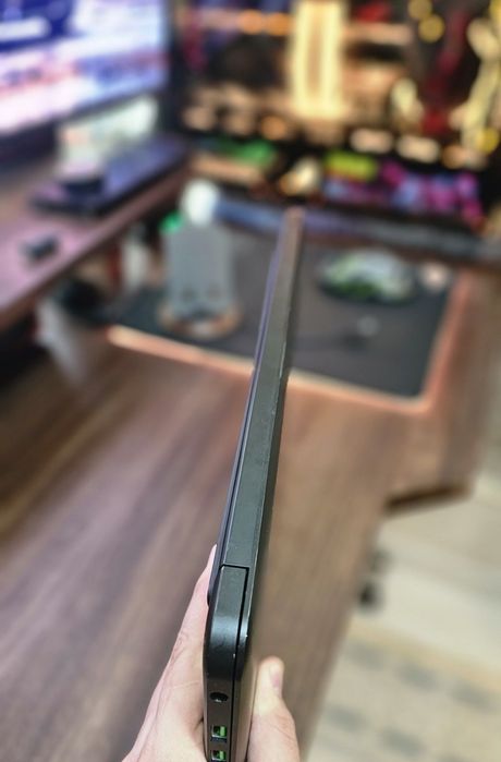 Сенсорный ноутбук Razer blade v14
