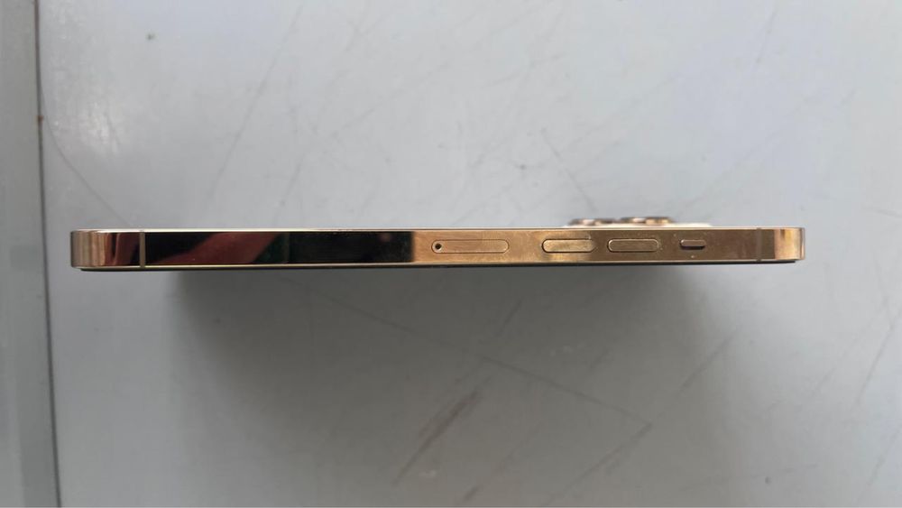 Айфон 13 про макс Без царапины