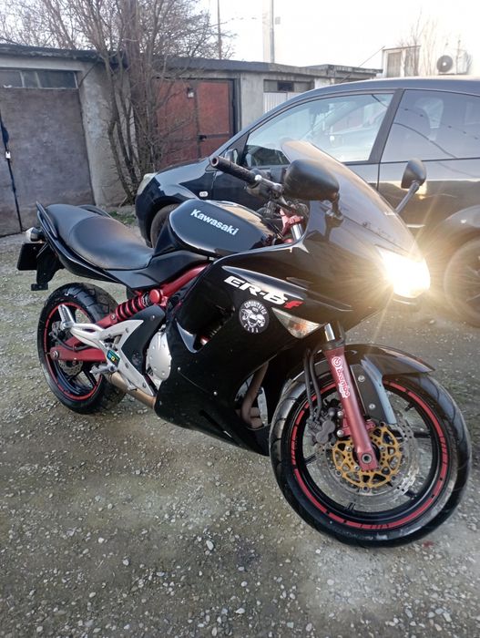 Motocicleta Kawasaki er6f