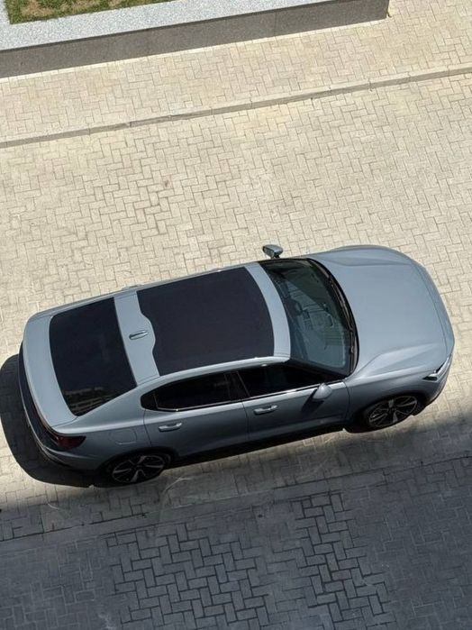 Polestar 2 панорама