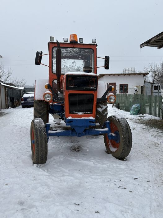 Tractor u 650 cu disc si plug