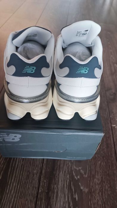 New Balance 9060 „Sea Salt Spruce“ – РАЗМЕР 44.5 (28.5 см), Чисто нови