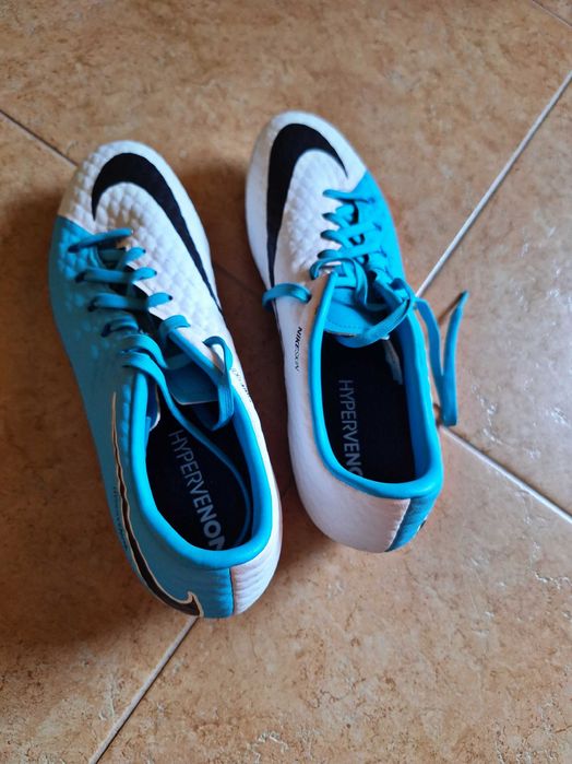 Футболни обувки NIKE  42.5 номер с отстъпка до ДНЕС