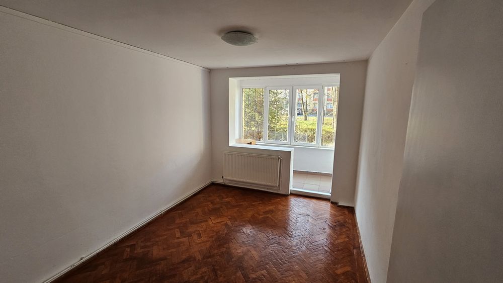 Spațiu pentru birouri apartament 3 camere intrare din stradă