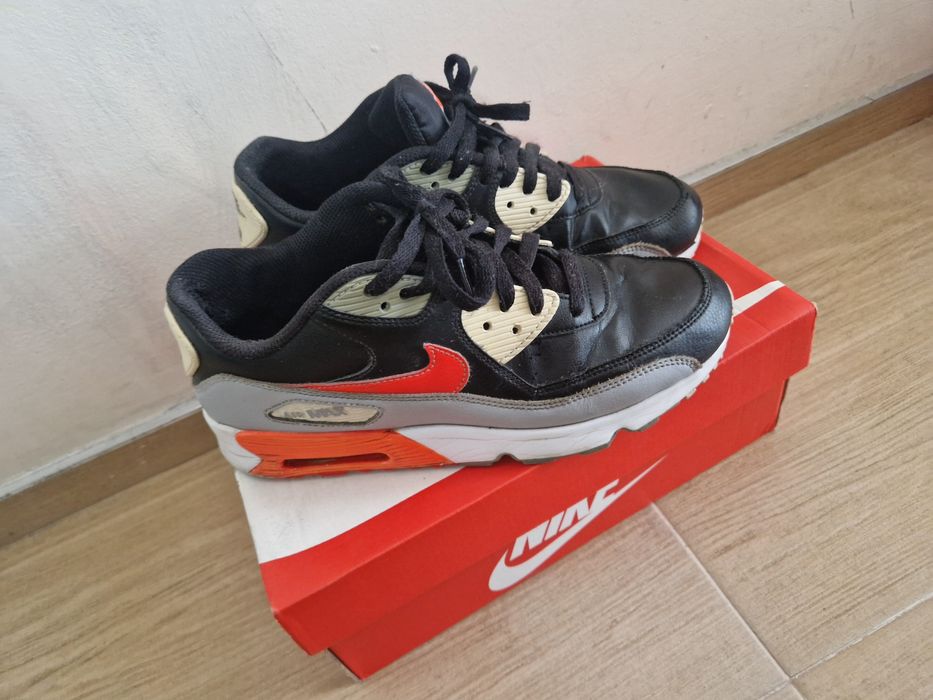 Дамски маратонки.   Nike air max 90