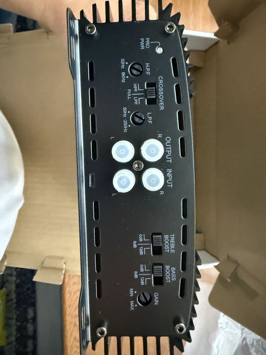 Amp mass 2.150 moshni stereo usilitel sotiladi