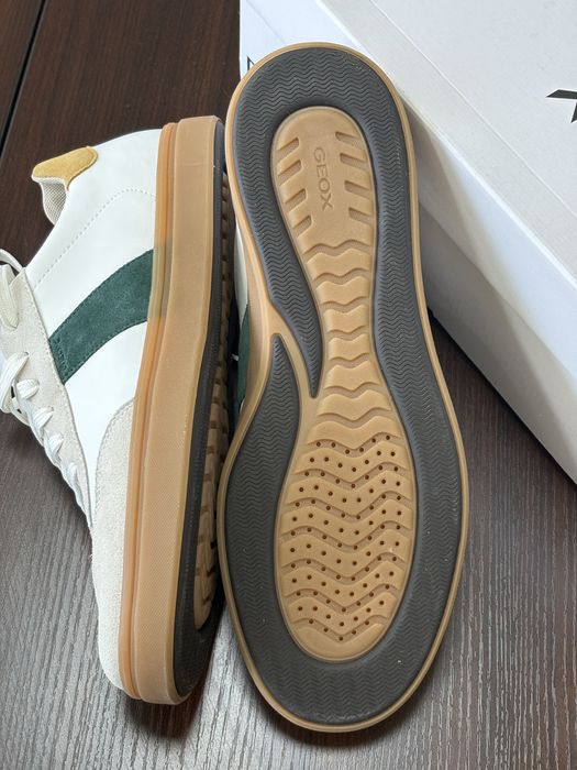 Светлые кеды Geox