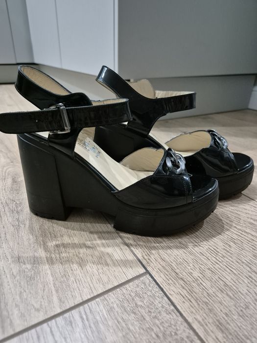 Обувь новая на платформе