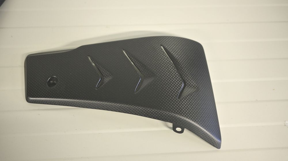 Bug spoiler bellypan carene inferioare radiator Ducati Diavel 2010