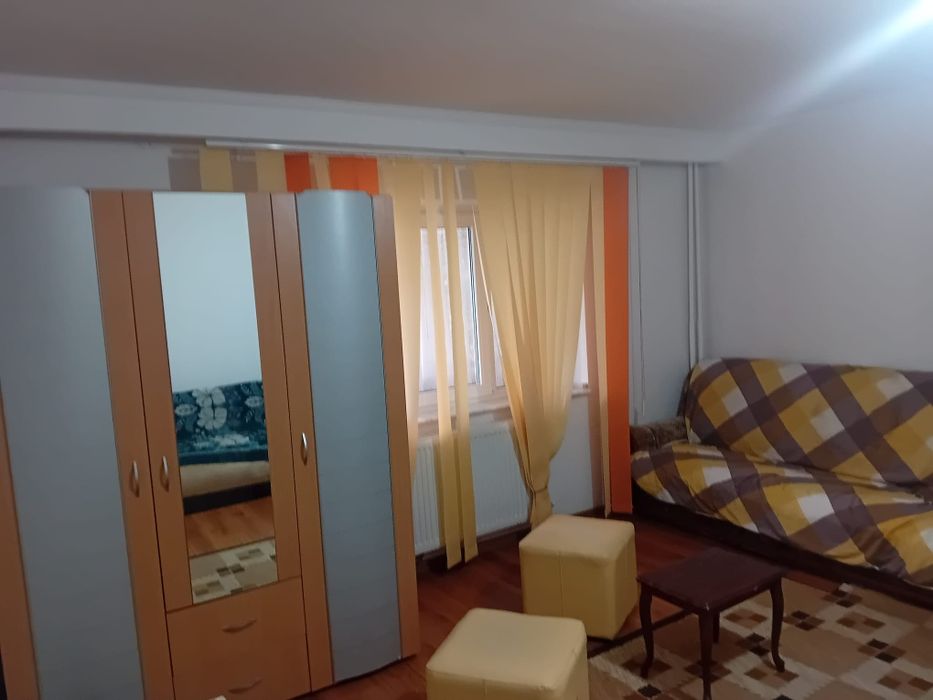 Garsoniera de inchiriat