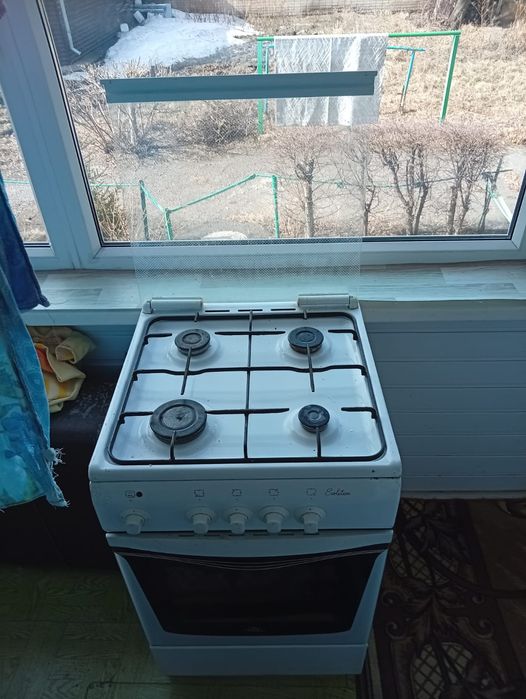 Продам газовую плиту
