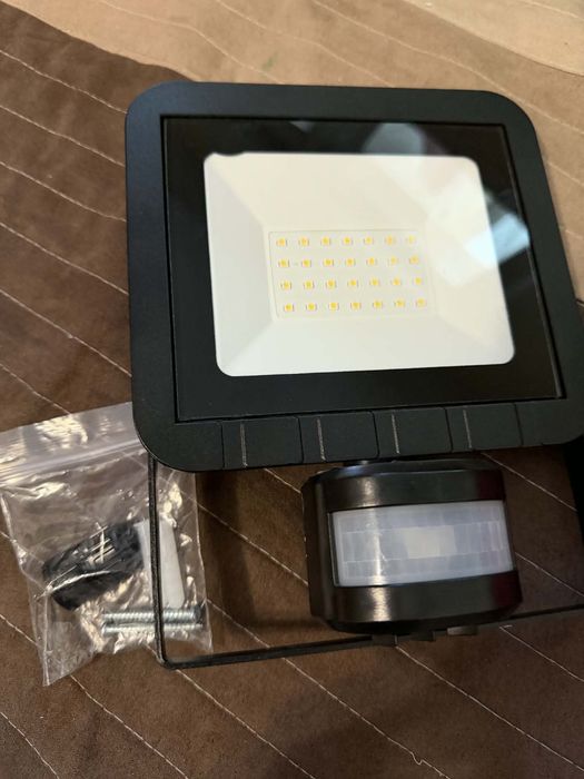 proiector LED pentru exterior Livarno Home (model HG12930A)
