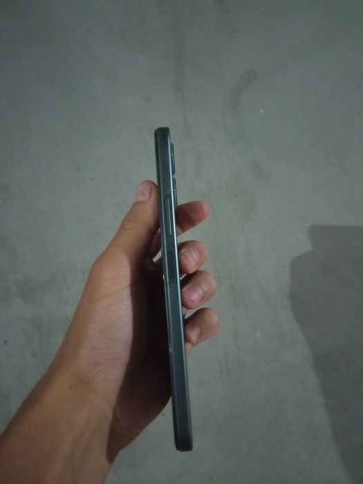 Vivo y 17 s 4/128 kok hamilon karobka dakument bor obmen Poco x3