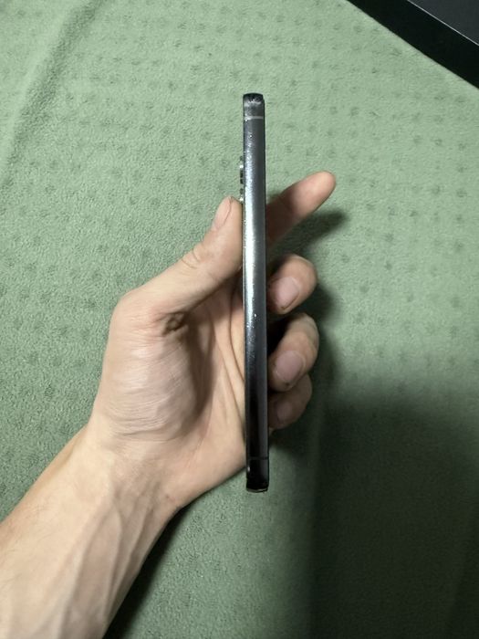 Продам Samsung s23 8/128