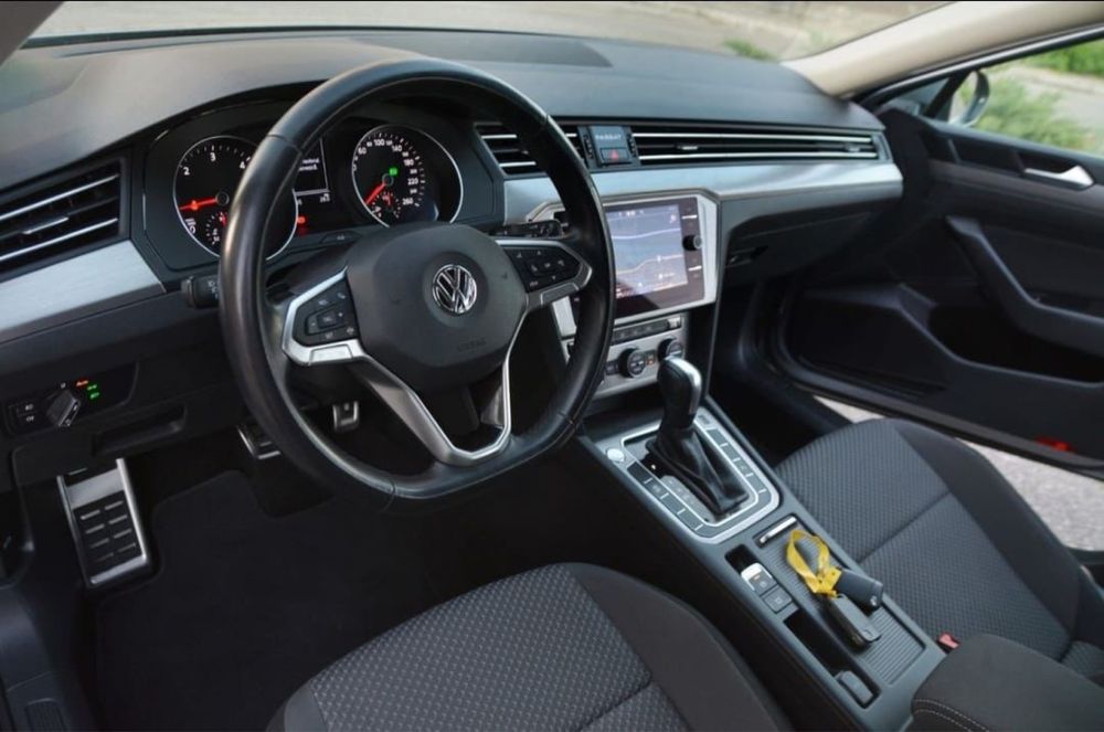 VOLKSWAGEN Passat 2020 — imagine 4