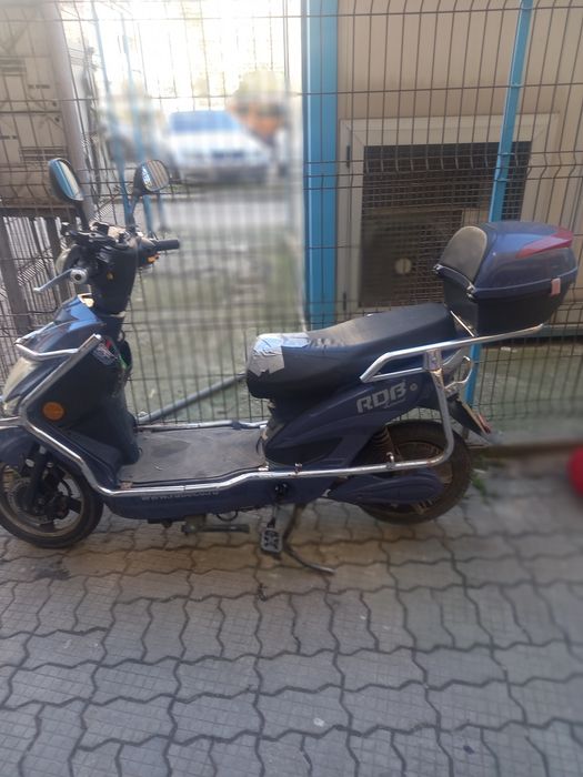 Vând scuter electric
