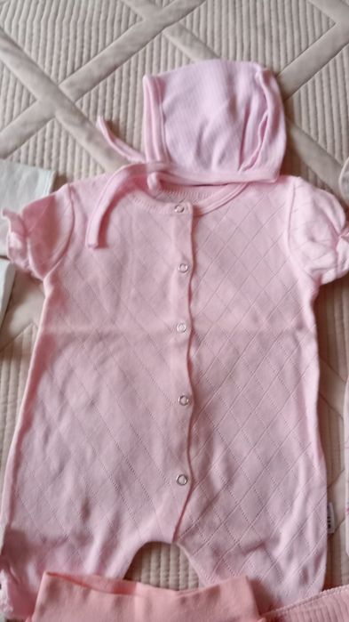 Продаю вещи на девочку от 0 до 6 месяцев