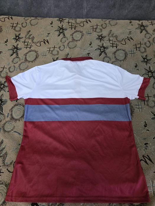 Продаю  футболку  поло