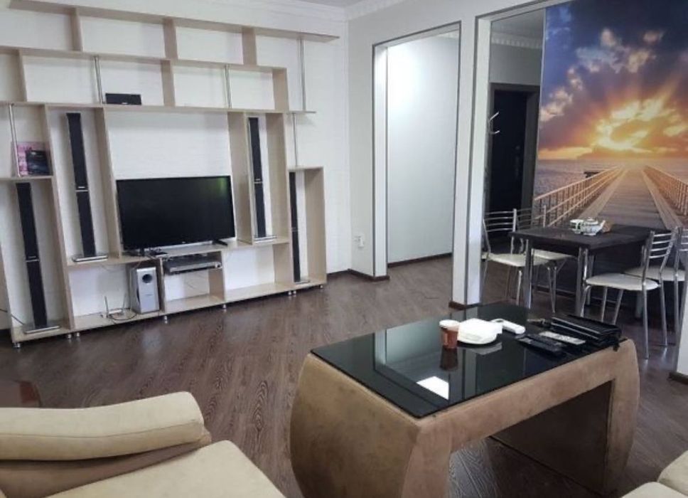 Мэтро: Хамид Алимжан 2-комнатная/6/9