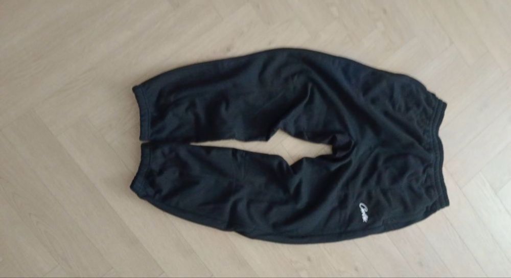 Стилтные кофты 4 штуки