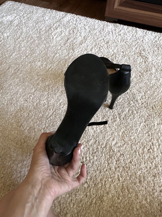 Босоножки размер 37.