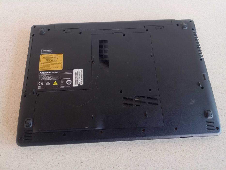 Laptop Medion E6429 disp 15,6 Pentium 4405u ram 8 ddr4 ssd 128g Bat 5H