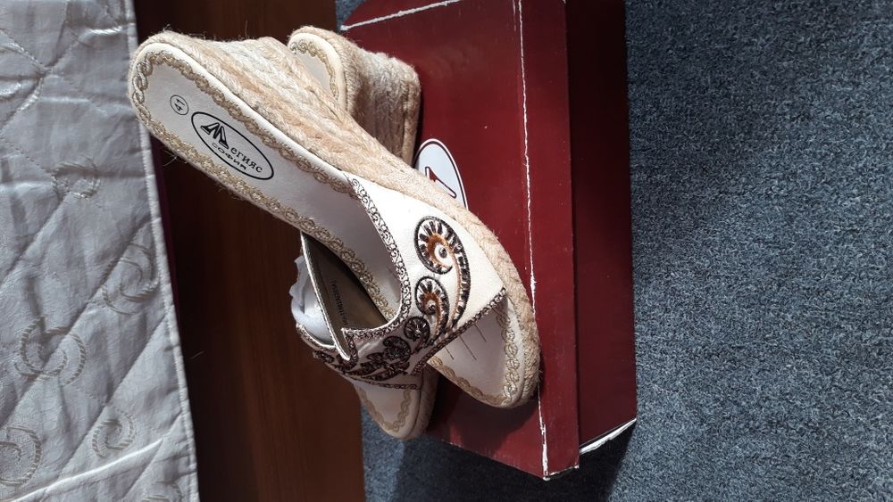 Дамско сабо, платформа