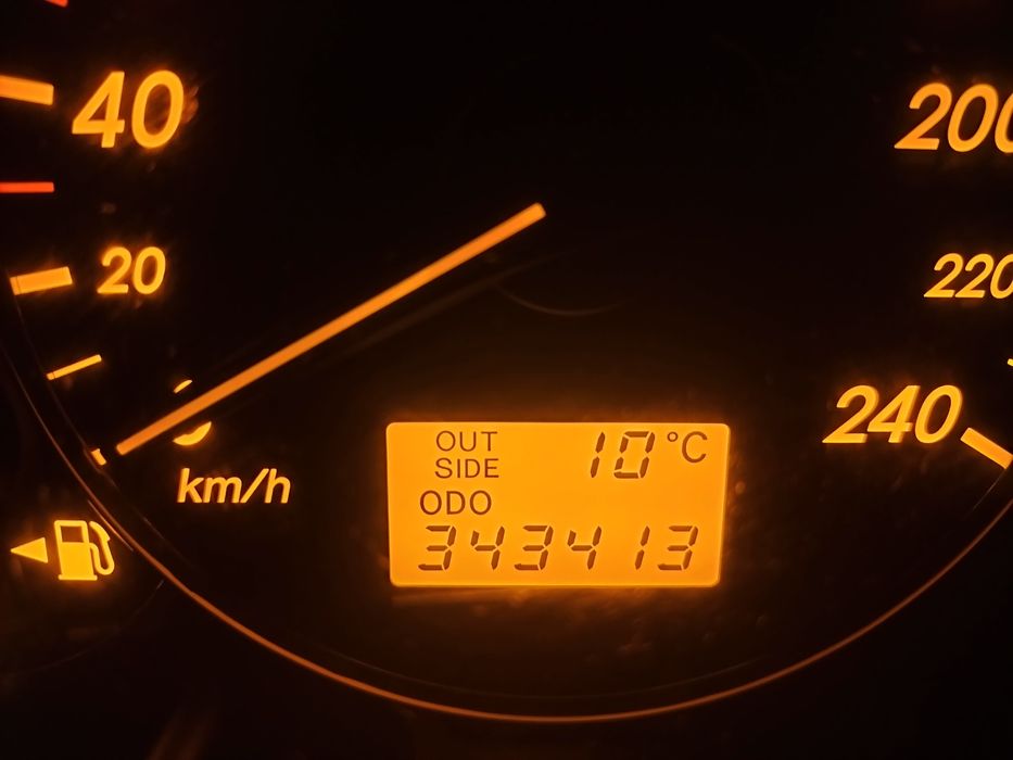 Vând Toyota avensis T25