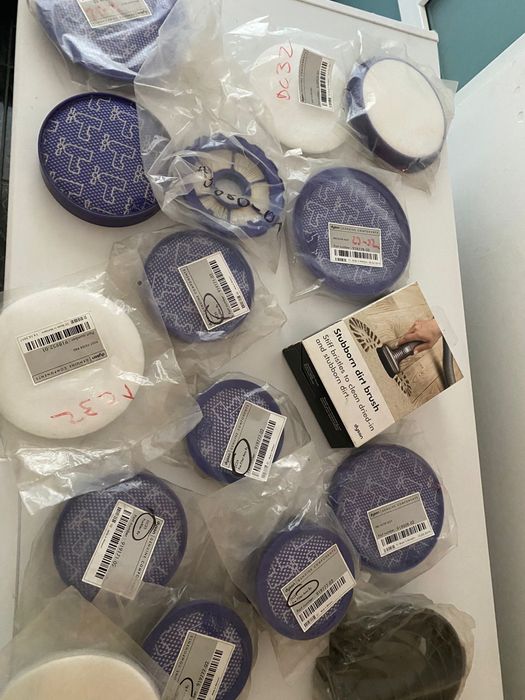 Rezervoare noi si sh containere filtre  aspiratoare dyson cu fir