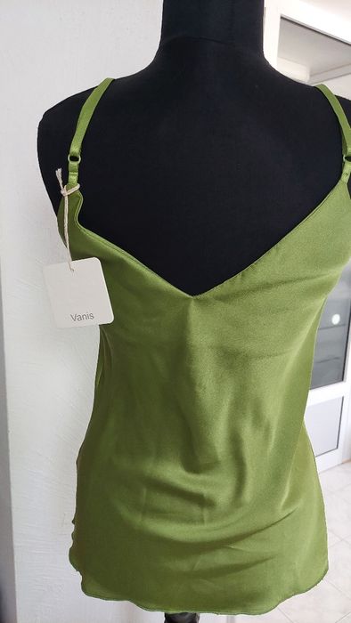 Елегантен  сатенен потник!