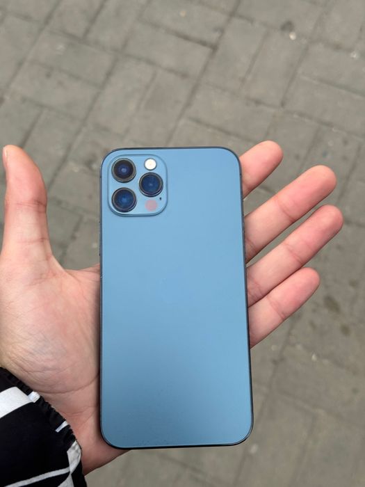 iPhone 12 Pro în stare bună
