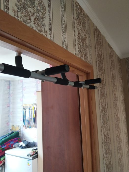 Турник навесной, сьемный ,