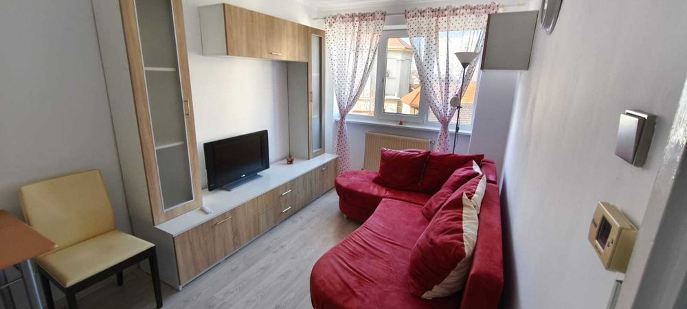 Închiriez apartament 2 camere cochet ultracentral zona linistita