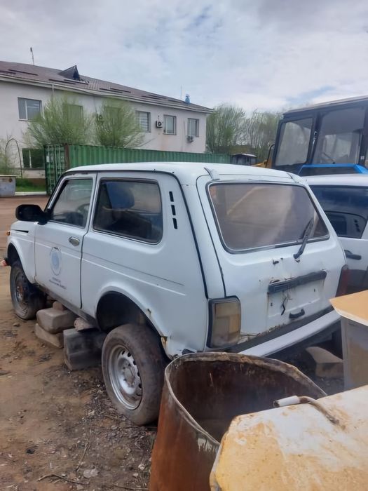 Автомобиль ВАЗ 21214