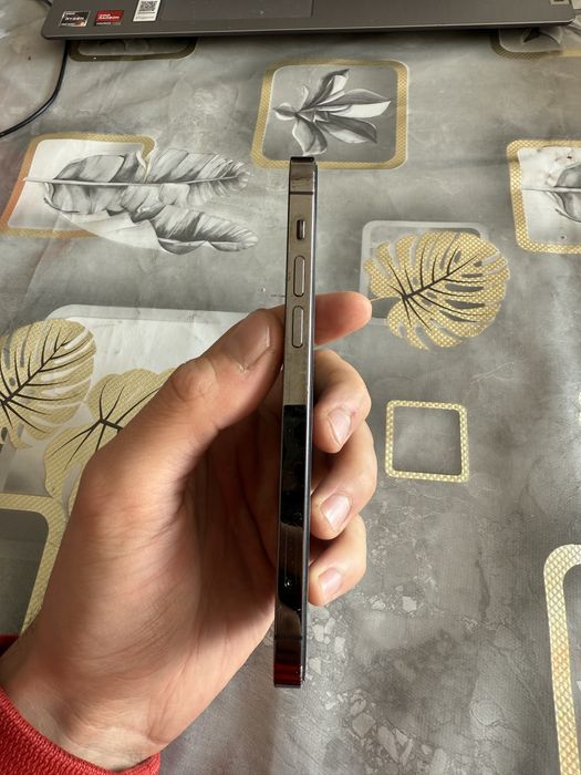 Продается айфон 12 про