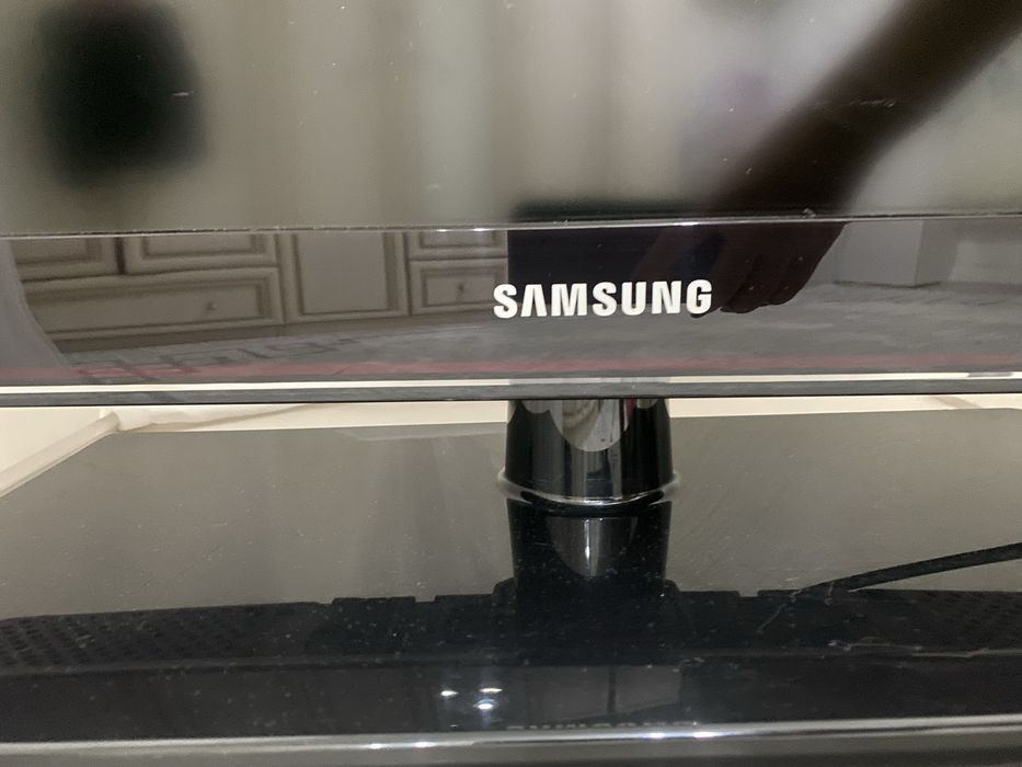 Samsung телевизор в отличном состояние