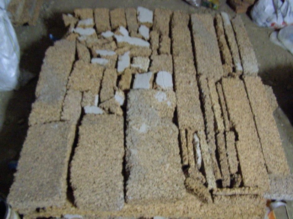 Pluta naturala aglomerata, bucati ramase, grosime 5 cm sau schimb