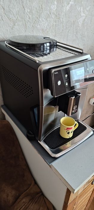Продавам пълен кафеавтомат Saeco Xelsis sm7683